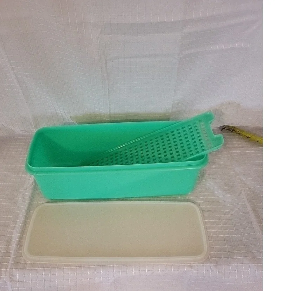 Vintage Tupperware FridgeSmart Green Rectangular Container with Lid and Tray